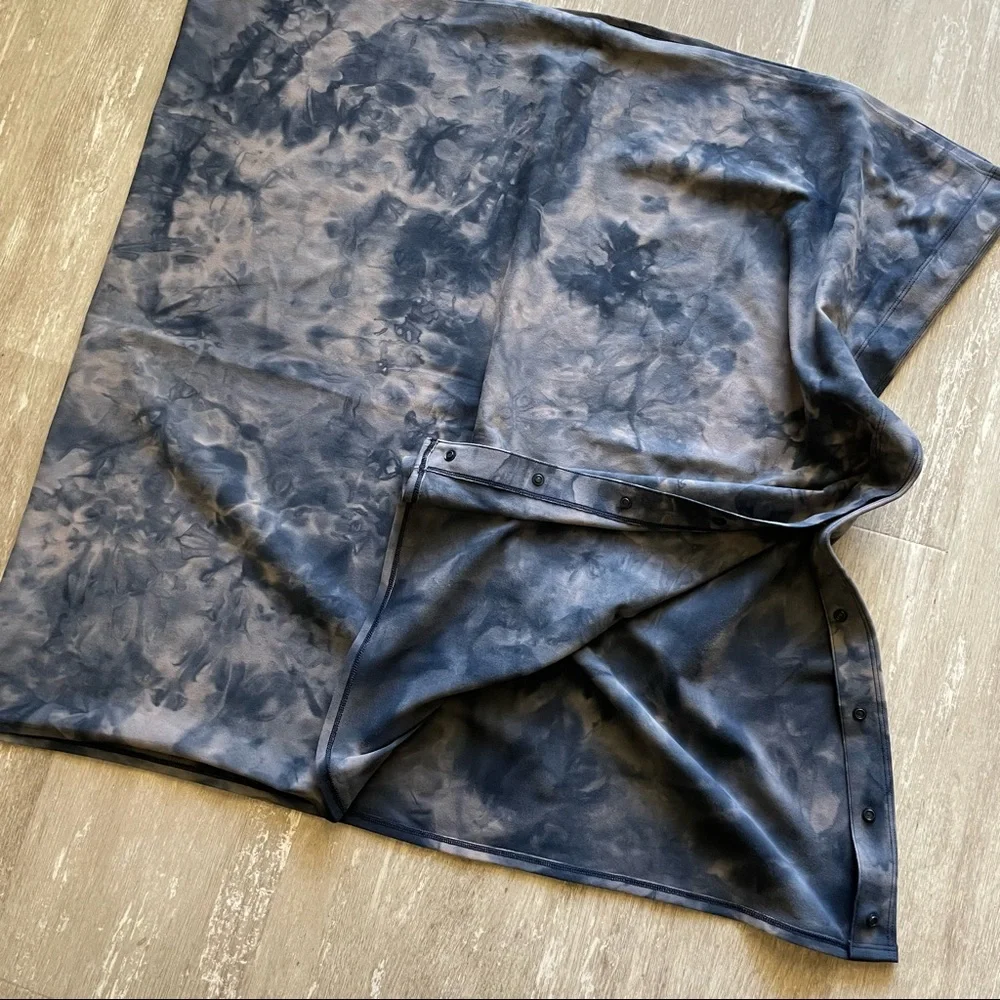 Lululemon Customizable Snap Scarf - Diamond Dye Navy - Picture 4 of 6